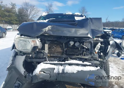 2015 Toyota Tacoma Base V6 из США, поврежденный, VIN 3TMMU4FN1FM080835